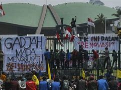 Demo Di Gedung Dpr Hari Ini